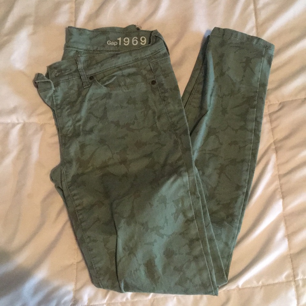 ❇️ GORGEOUS ❇️ GAP Legging Jean!  Size 0R